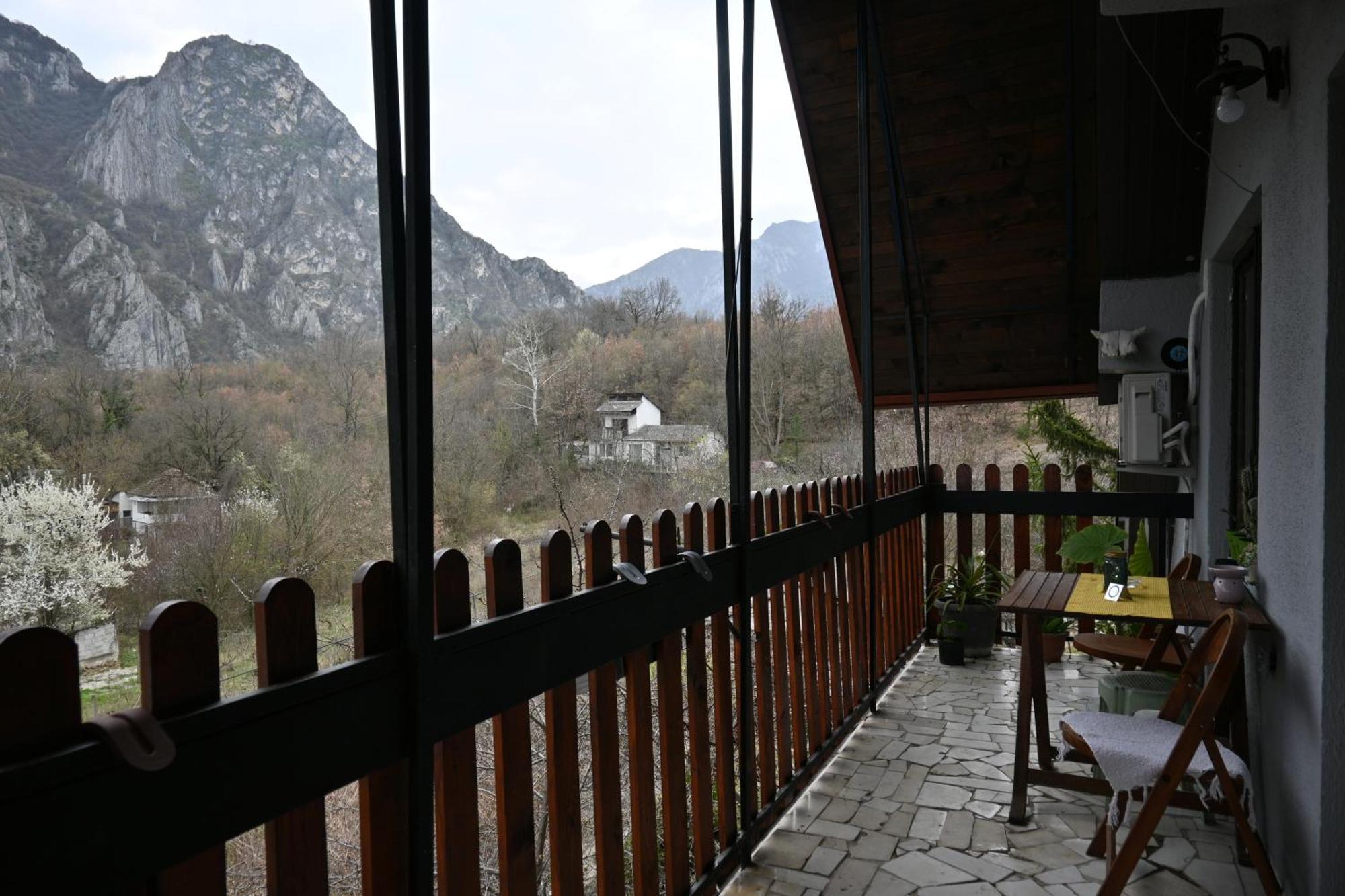 Canyon Matka Nature Apartments With A Terrace Skopje Esterno foto